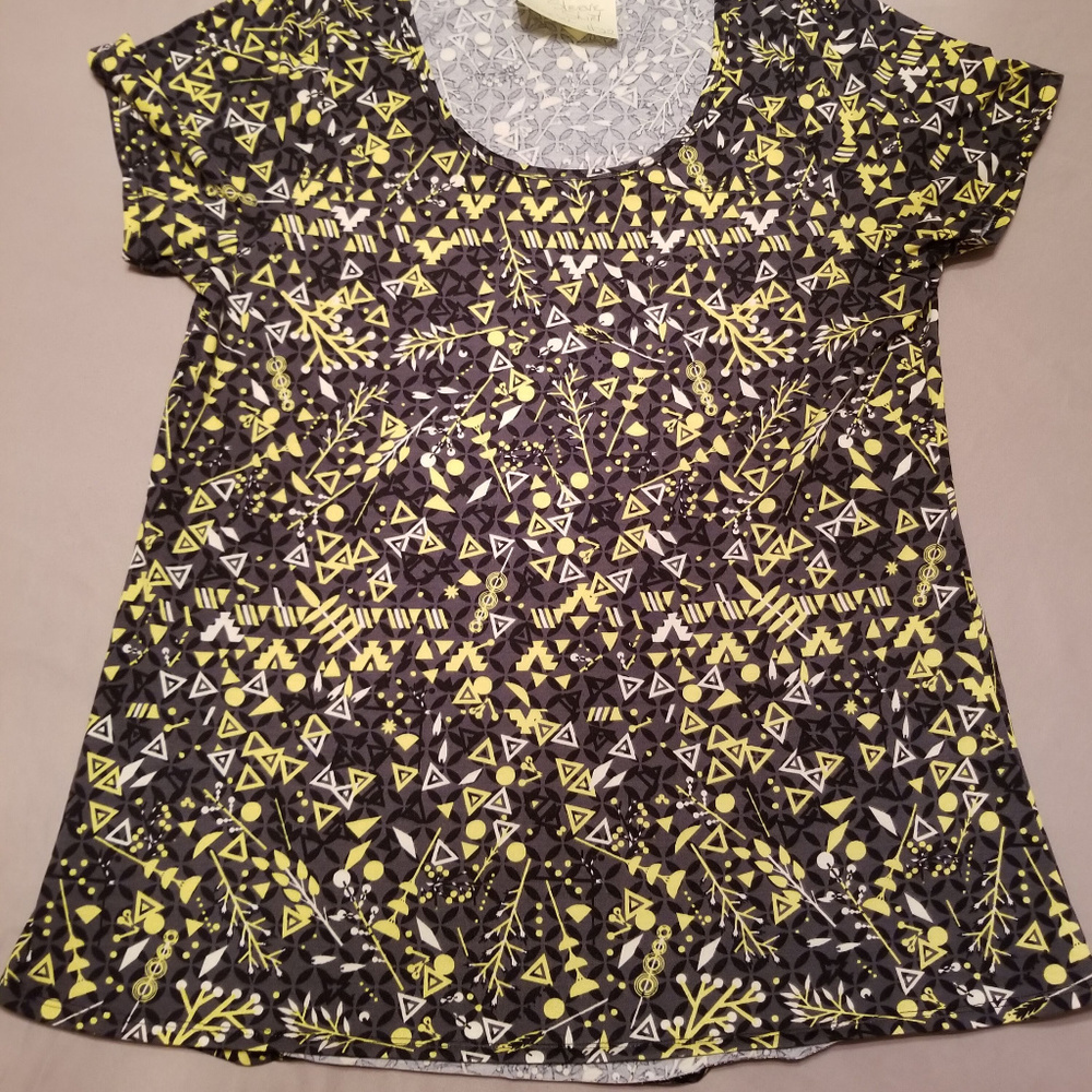 Lularoe Classic Tee - Size XL